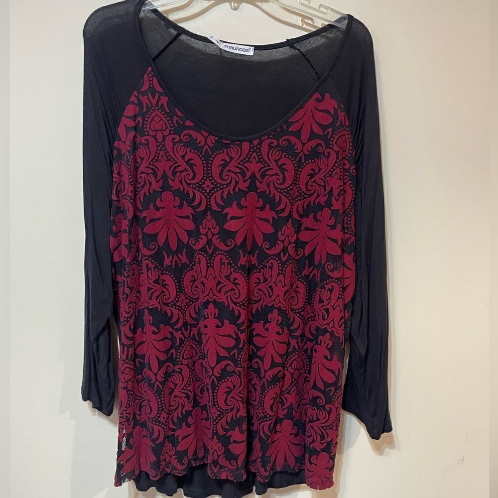 Maurices Woman’s Black and Burgundy Top Size 3X